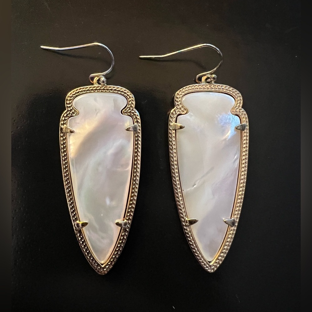 Kendra Scott Gold & White Classic Drop Arrow Earring